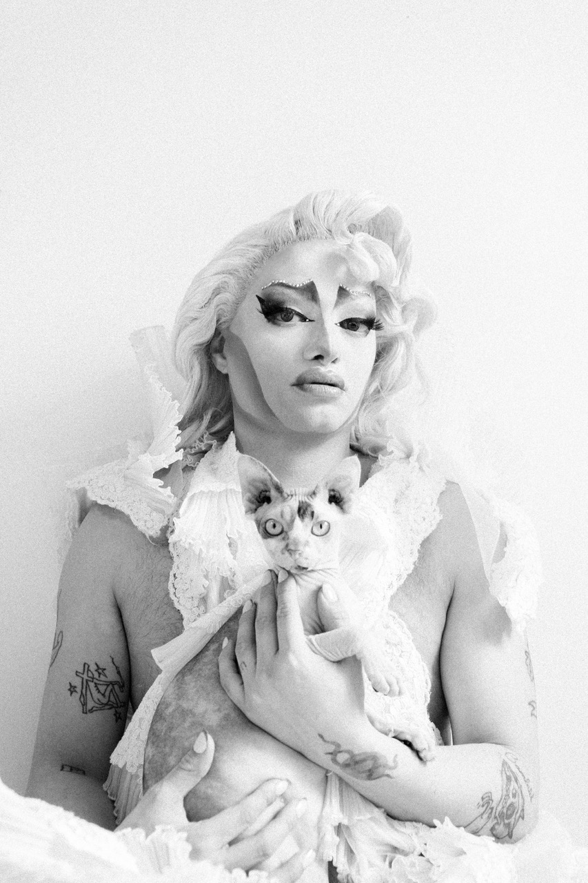  portrait photographique de l'artiste drag blanket la goulue 